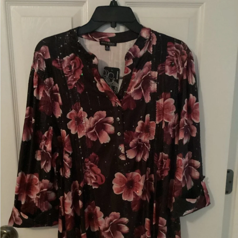 Ava & Grace Floral with bling pullover top Size 1X NWT - Picture 1 of 2